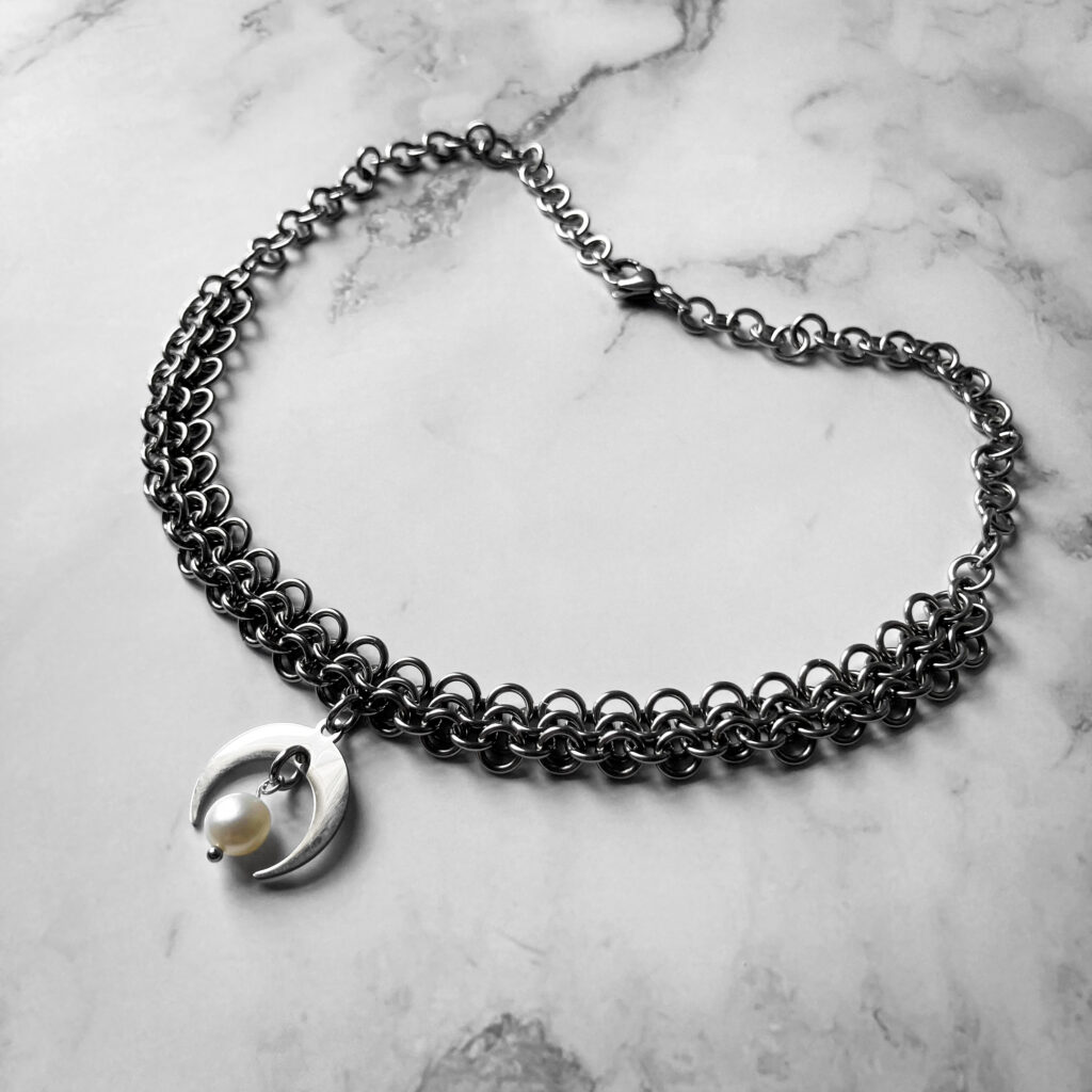 Moon Pearl necklace